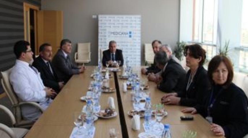 Medicana&rsquo;dan Askıda Ekmeğe SMS&rsquo;li Destek