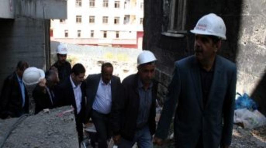 Kars Belediyesi Modern Hizmet Binası Yapım &Ccedil;alışmaları Devam Ediyor