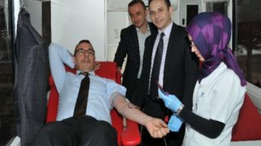 G&uuml;m&uuml;şhane&rsquo;de 112 &Ccedil;alışanları Kan Verdi