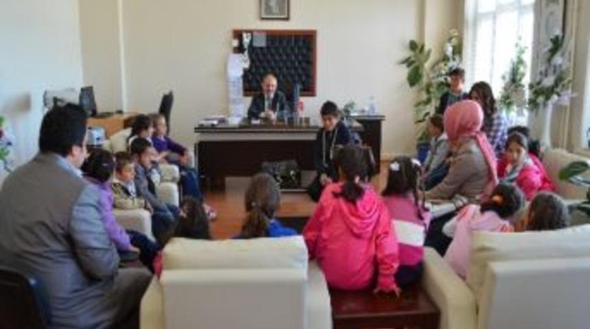 İletişim Fak&uuml;ltesi &Ouml;ğrencilerinden &ldquo;uzak K&ouml;yde Bizimdir&rdquo; Projesi