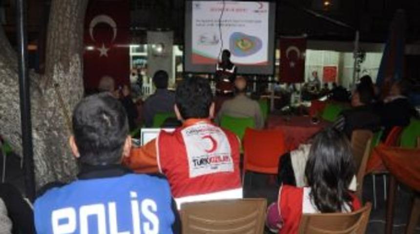 Kızılay Ve Polis, Vatandaşları Bilgilendirmeye Devam Ediyor