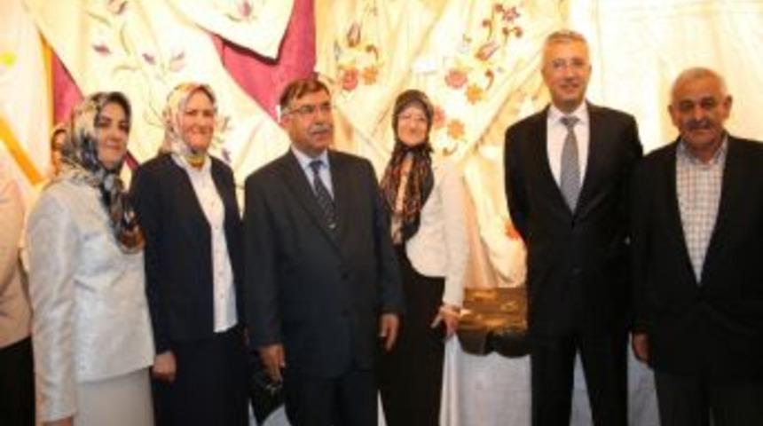 El Emeklerini Sergilediler