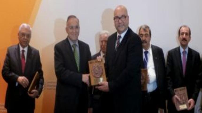 Gelişen D&uuml;nyada Yerel Y&ouml;netimler B&uuml;y&uuml;k G&ouml;revler D&uuml;ş&uuml;yor