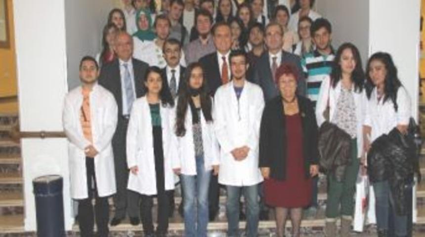 Bozok &Uuml;niversitesi Rekt&ouml;r&uuml; Prof. Dr. U&ccedil;ar Ankara&rsquo;da Eğitim Alan Tıp Fak&uuml;ltesi &Ouml;ğrencileri İle Biraraya Geldi