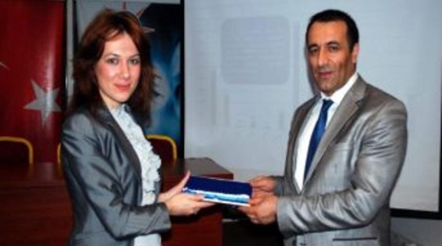 Siyaset Akademisi&rsquo;nde "t&uuml;rkiye Ekonomisi" Dersi