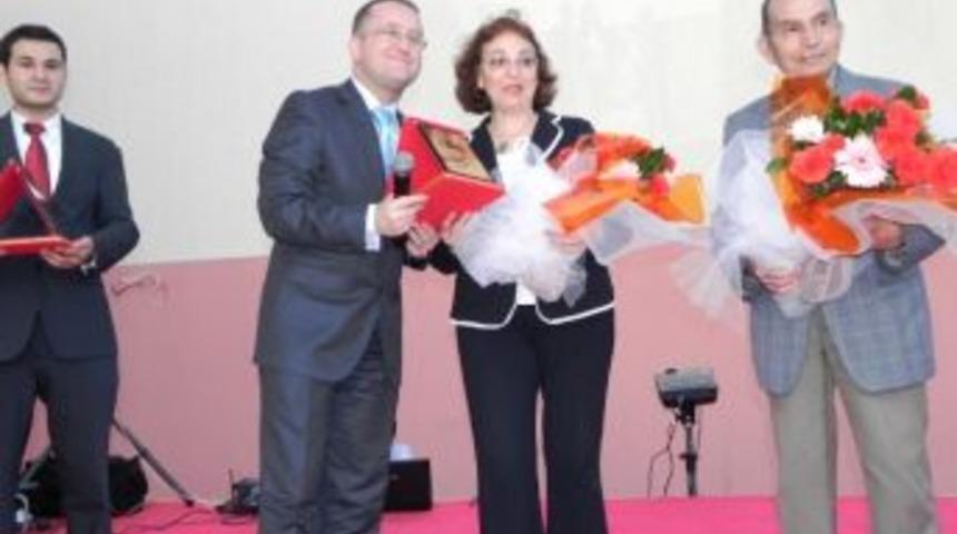 Hayırsever Yanbastı Ailesine Plaket