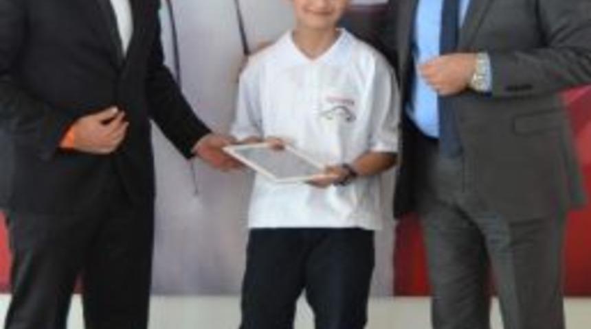 Toyota&rsquo;nın Resim Yarışmasında Melih Şahin Birinci Oldu