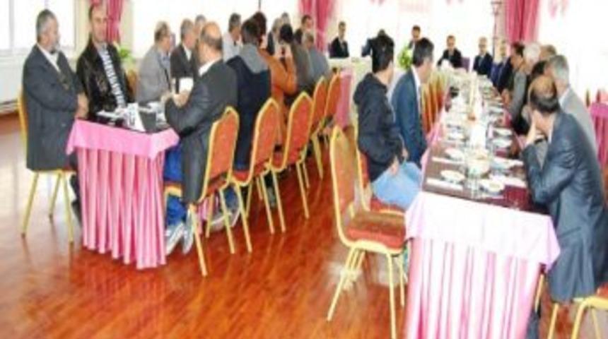 Kaymakam Erkan Muhtarlarla Bir Araya Geldi