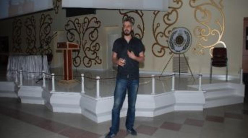 Beyinsiz Adam Tarafından Verilen Seminerler İlgi G&ouml;r&uuml;yor