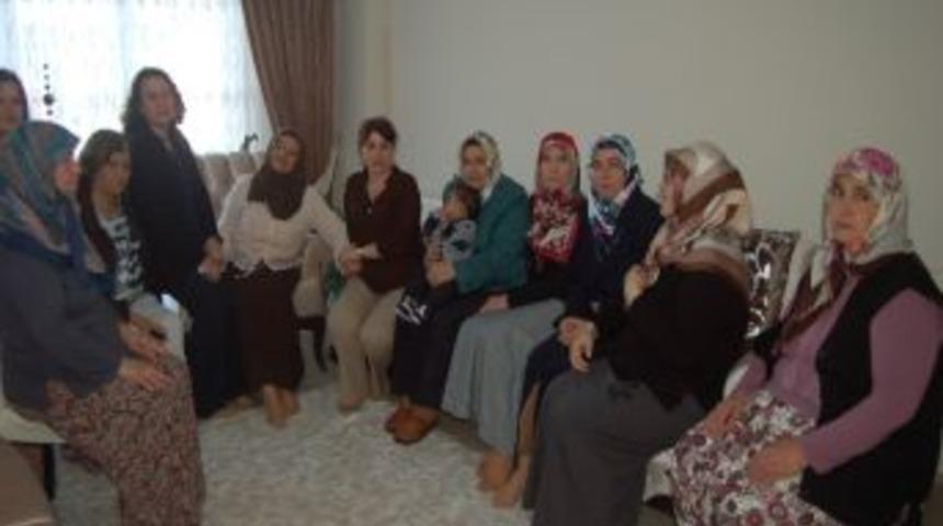 Şehit Aileleri Derneği'nden Şehit Eşine Moral Ziyareti