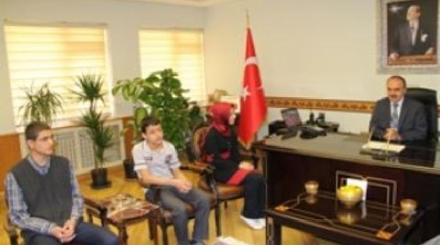 Başarılı &ouml;ğrencilerden ziyaret
