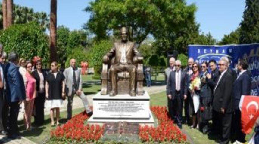 Atat&uuml;rk Parkı'na Ziyapaşa Heykeli