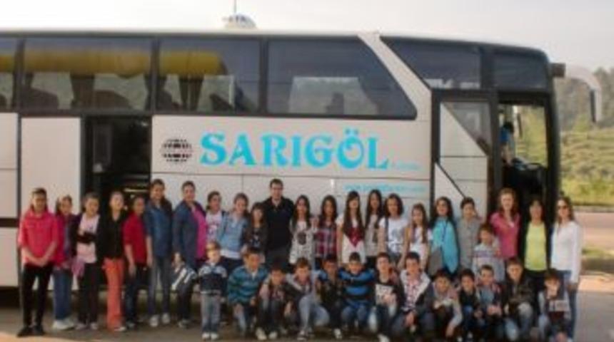 Kitap Kurdu &Ouml;ğrenciler, Kitap Fuarını Ziyaret Etti