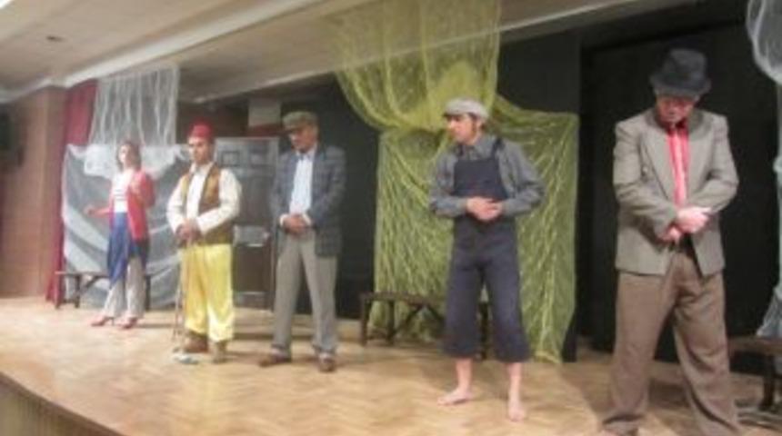 &Ouml;ğretmenler Oynadı, &Ouml;ğrenciler Seyretti