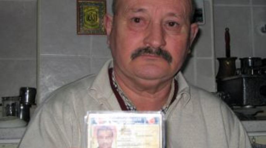 Rodos G&ouml;&ccedil;meni Sarıosman'ın Ehliyeti Var, Kimliği Yok