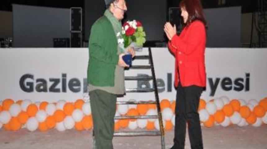 A&ccedil;ık Havada Bir &lsquo;asi Kuş&rsquo;