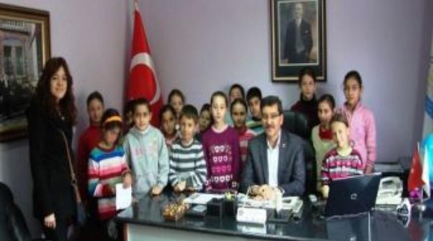 &Ouml;ğrenciler Başkan Akbulut&rsquo;u Ziyaret Etti