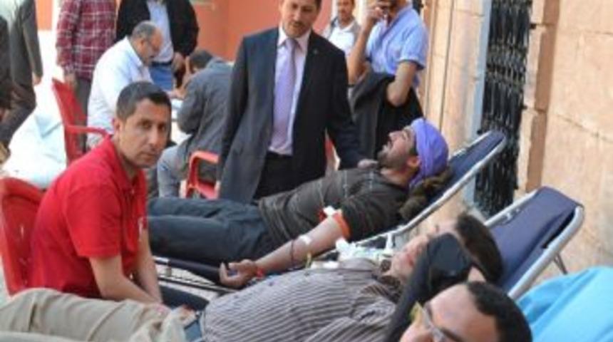 Hilvan&rsquo;da Kan Bağışı Yoğun İlgi