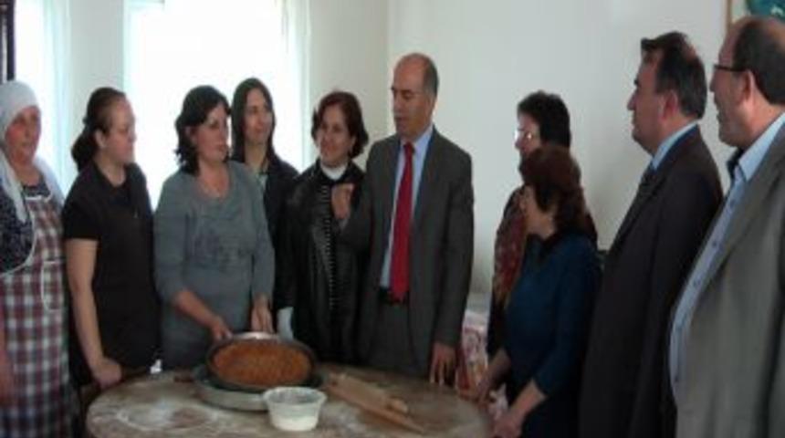 Vali Harput'tan Kumyakalı Kadınlara Destek
