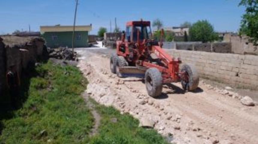 Viranşehir Belediyesi'nden Yol &Ccedil;alışması