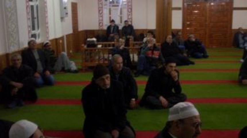 Ak&ccedil;akoca Kınık K&ouml;y&uuml;nde Kutlu Doğum Programı D&uuml;zenlendi