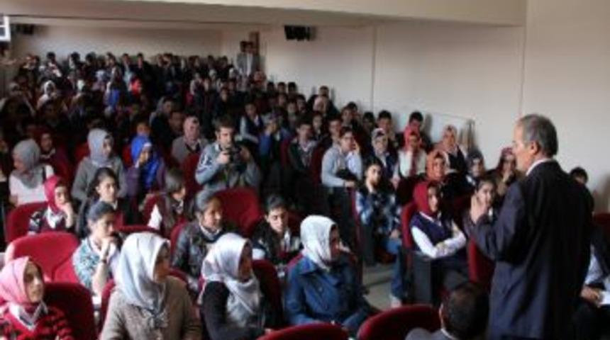 Eğitimci Yazar Kavaklı &Ouml;ğrencilerle Buluştu