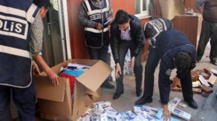 Tiş&ouml;rtlerin Arasında Ka&ccedil;ak Sigara