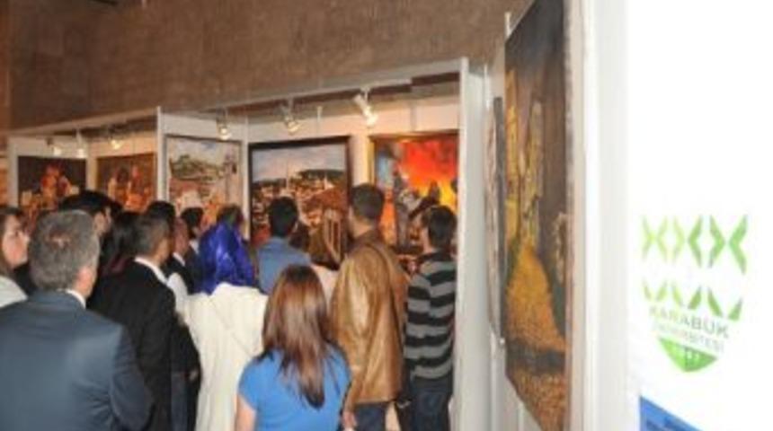 Kb&uuml; Resim B&ouml;l&uuml;m&uuml; &Ouml;ğrencilerinin Sergisine &Ouml;vg&uuml;