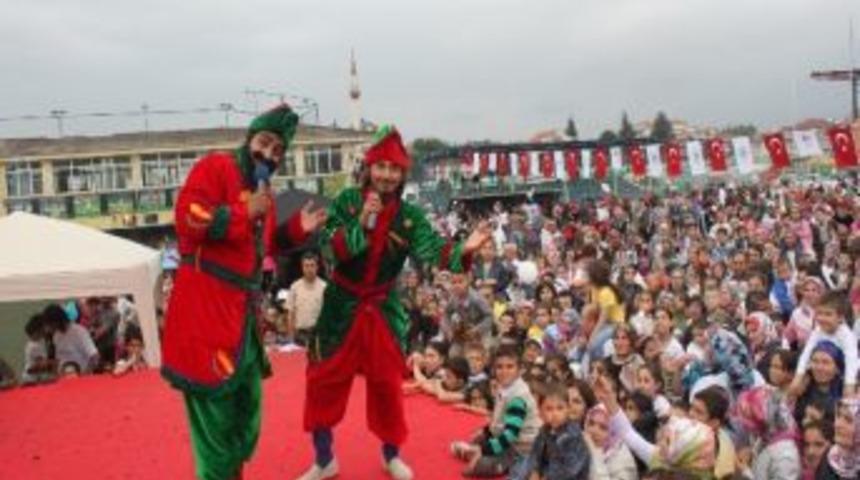D&uuml;zce Belediyesi'nden &Ccedil;ocuk Şenliği