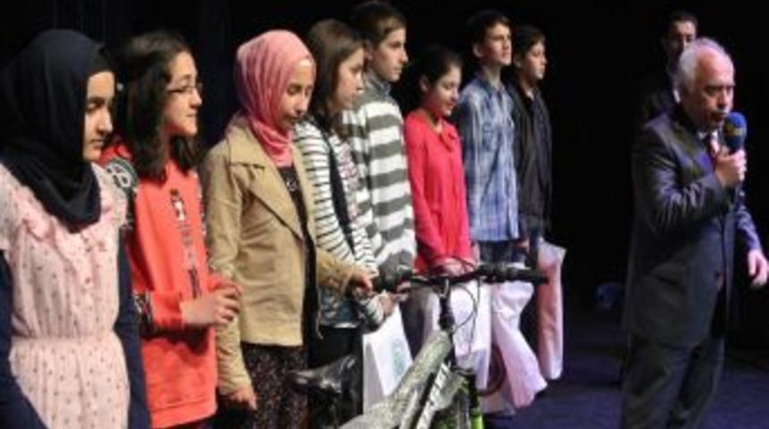 'O'nun Hayatını Okuyup Umre Kazandılar