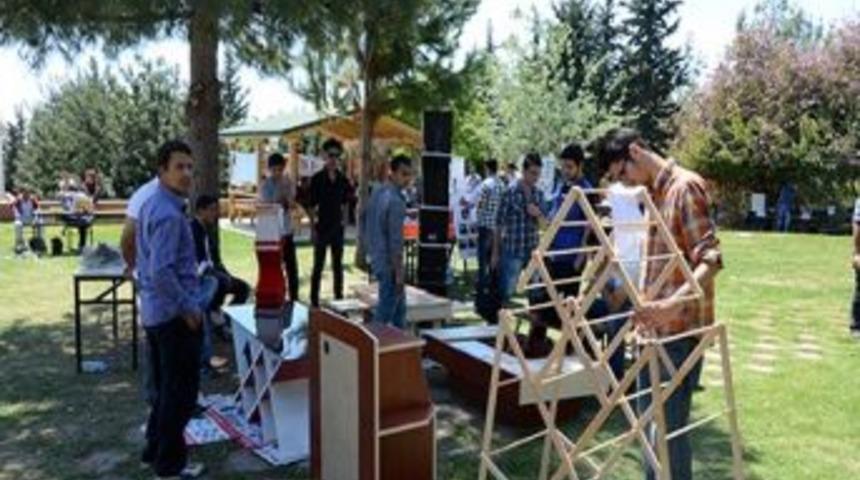 &Ouml;ğrencilerin Mezuniyet Projeleri &Ouml;d&uuml;llendirilecek