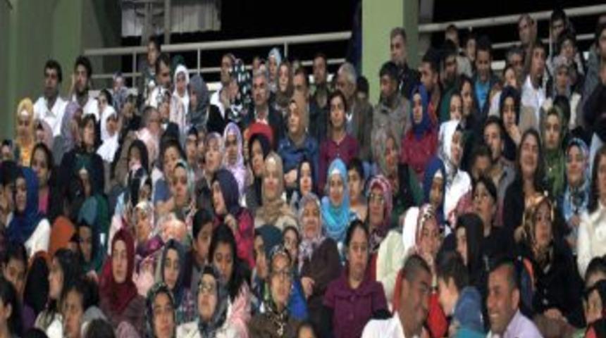 Peygamber Sevgisi Stadyuma Sığmadı