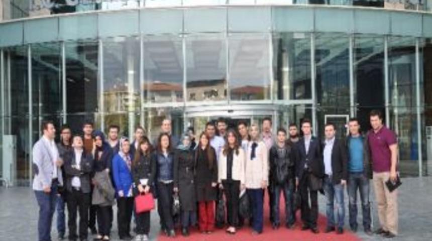 Gen&ccedil;ler Ve G&ouml;n&uuml;ll&uuml;l&uuml;k Projesi&rsquo;nde Manisa&rsquo;nın Gururu Oldu