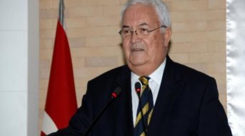 Prof. &Uuml;lk&uuml; &lsquo;almanca-t&uuml;rk&ccedil;e S&ouml;zl&uuml;k&rsquo; Hazırladı