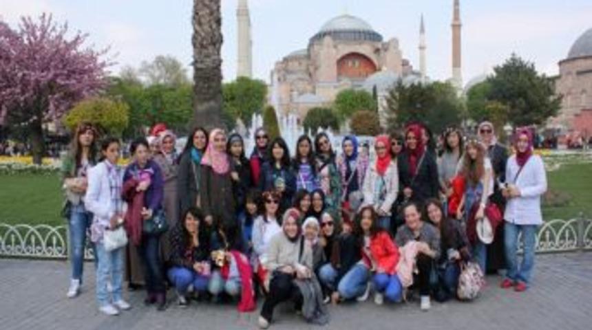 Lara Koleji &Ouml;ğrencileri SBS &Ouml;ncesi Stres Attı