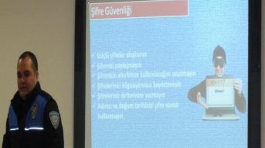 Nil&uuml;fer Bademli Koleji &Ouml;ğrencileri G&uuml;venli Interneti Uzman Polisten Dinledi