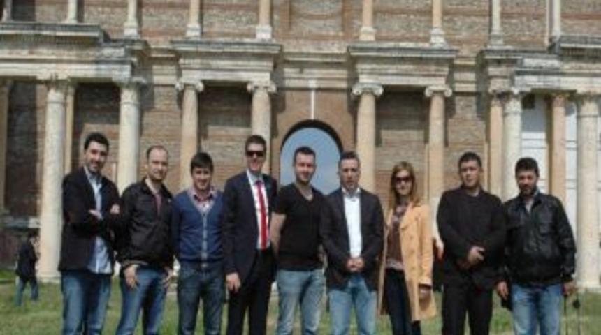 Ak Partili Gen&ccedil;ler Sart Harabelerini Gezdi