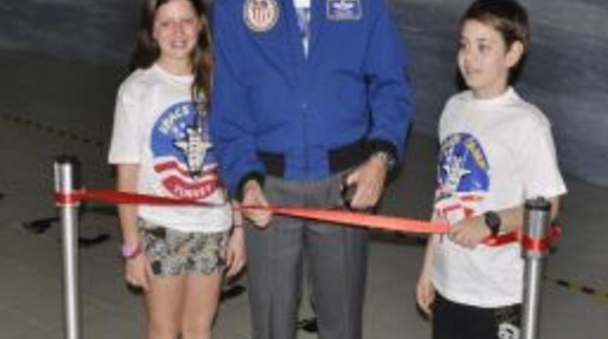 Minik Astronatların Merakını &Uuml;nl&uuml; Atstronot Charlıe Duke Giderdi