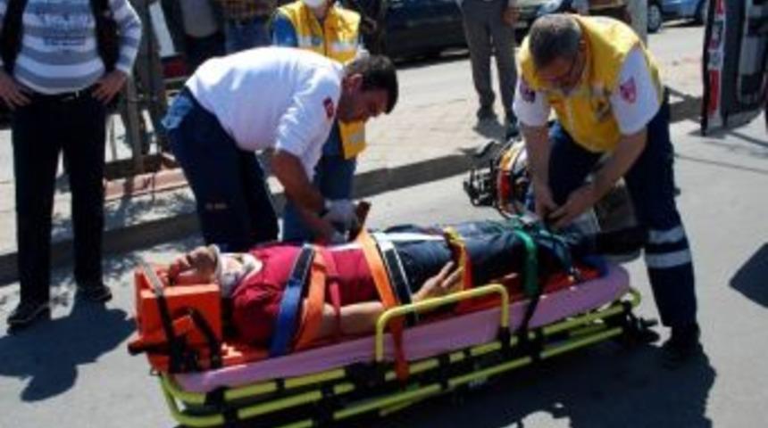 Salihli&rsquo;de Trafik Kazası, 1 Yaralı