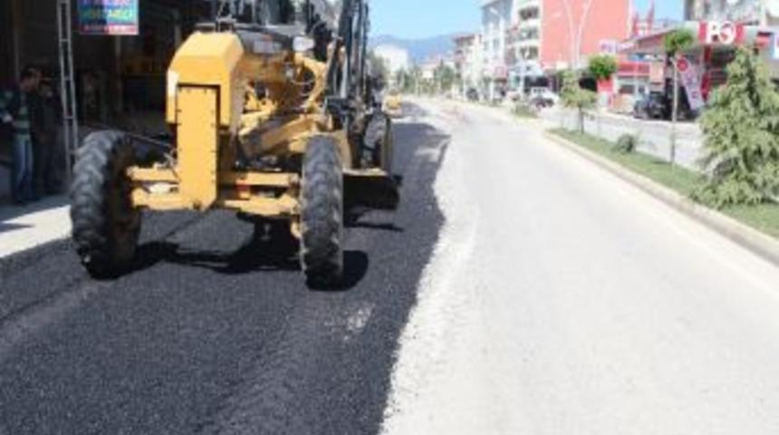 Edremit&rsquo;te Asfalt Onarım &Ccedil;alışmaları