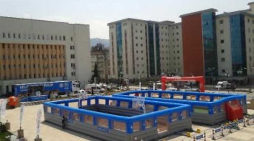 Rize&rsquo;de Protokol Futbol Sahasında Buluştu