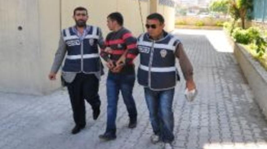 Azılı Hırsız Polisten Ka&ccedil;amadı