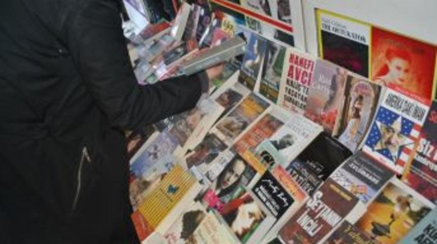 Malatya'da Bir Iş Yerinde 260 Korsan Kitap Yakalandı