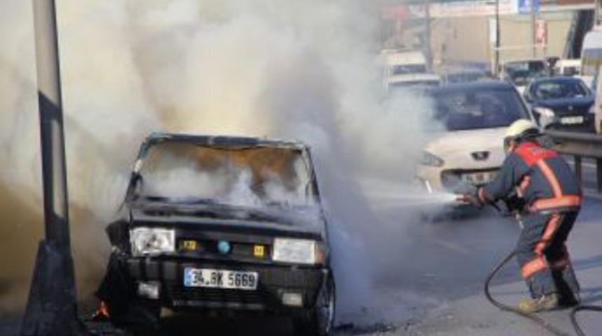 Seyir Halindeki Otomobil Alev Alev Yandı