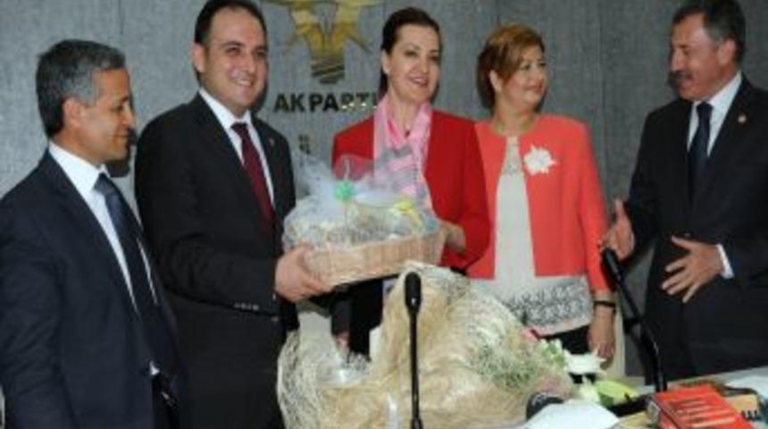 Manisa'dan Azerbaycan'a 10 Bin Kitap