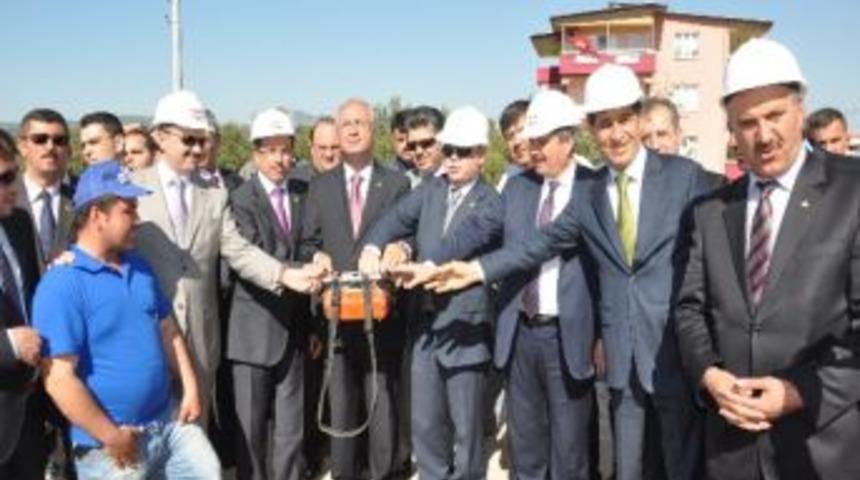 Soma'da 24 Derslikli Ortaokulu'nun Temeli Atıldı