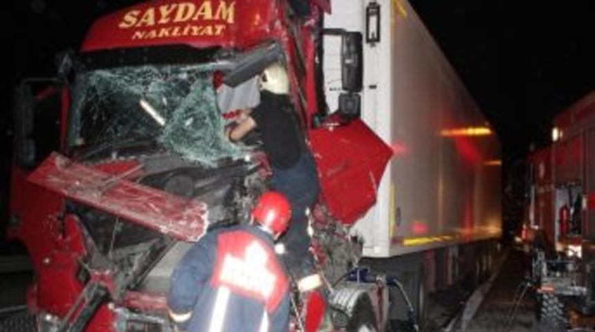 Tem Otoyolu'nda 14 Ara&ccedil; Zincirleme Kaza Yaptı: 5 Yaralı&hellip;