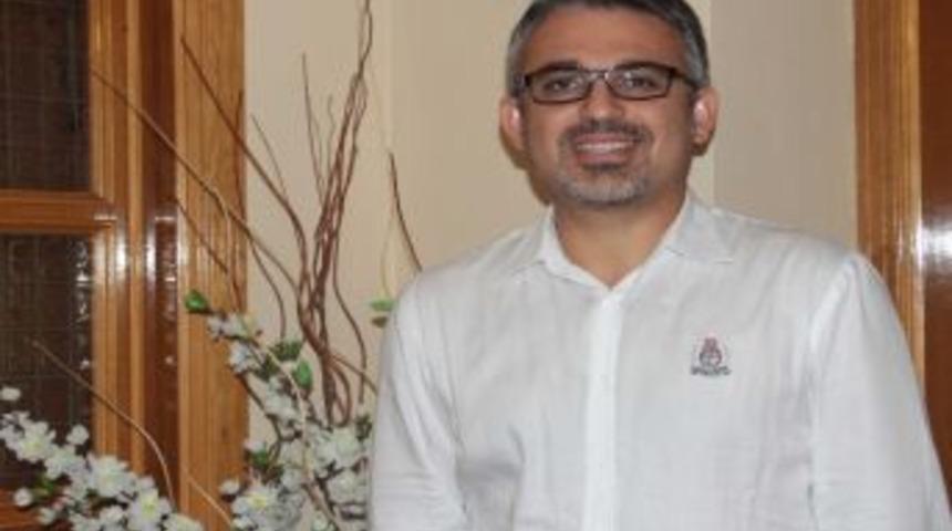 Canatar: ''uzun S&uuml;reli Birliktelikler Aşkı &Ouml;ld&uuml;rmemeli''