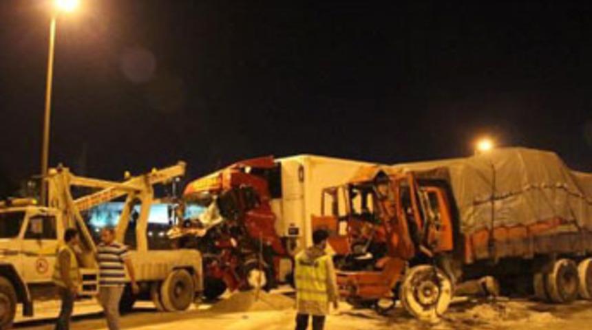 TEM'de 13 TIR birbirine girdi