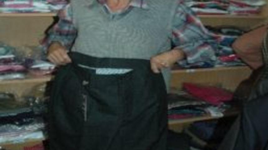 &Ccedil;&ouml;pten Ekmek Toplayan Aileye Kimse Yok Mu Derneği Sahip &Ccedil;ıktı